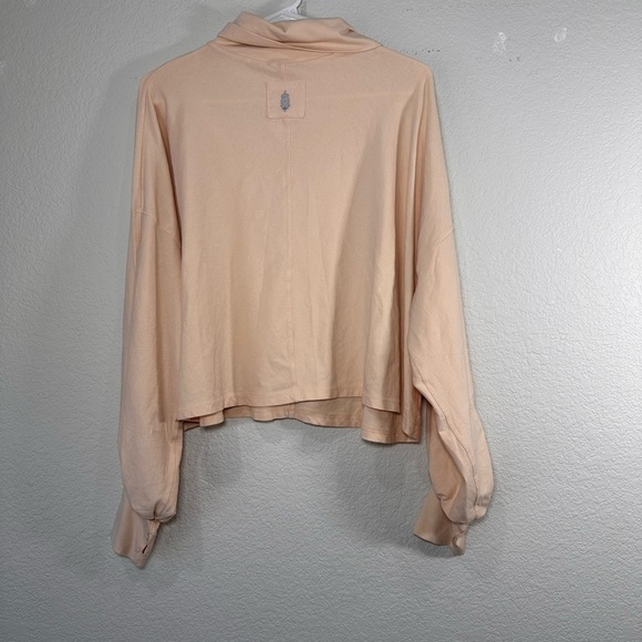 NWT Free People Movement Light Peach Sweater Women's Large - Picture 8 of 9